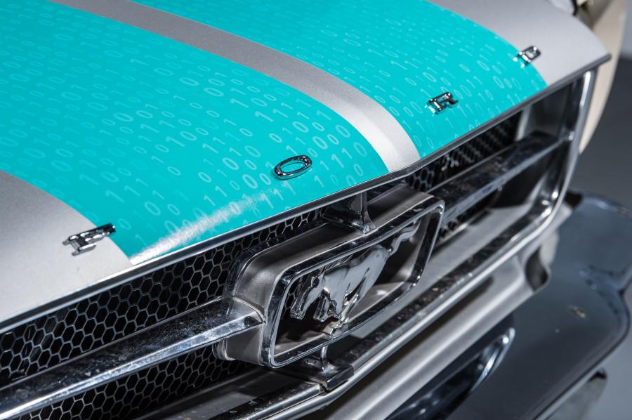 Логотип Ford Mustang Siemens Autonomous Car 1965 года  (фото 10 из 14)